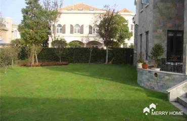 Le Chambord nice villa with large garden Qingpu